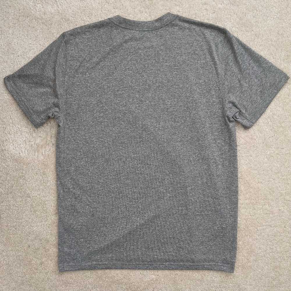 Nike Dri-Fit gray t-shirt - Picture 2 of 8